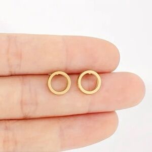 NEW Dainty Circle Round stud Earrings Gold color - Boutique